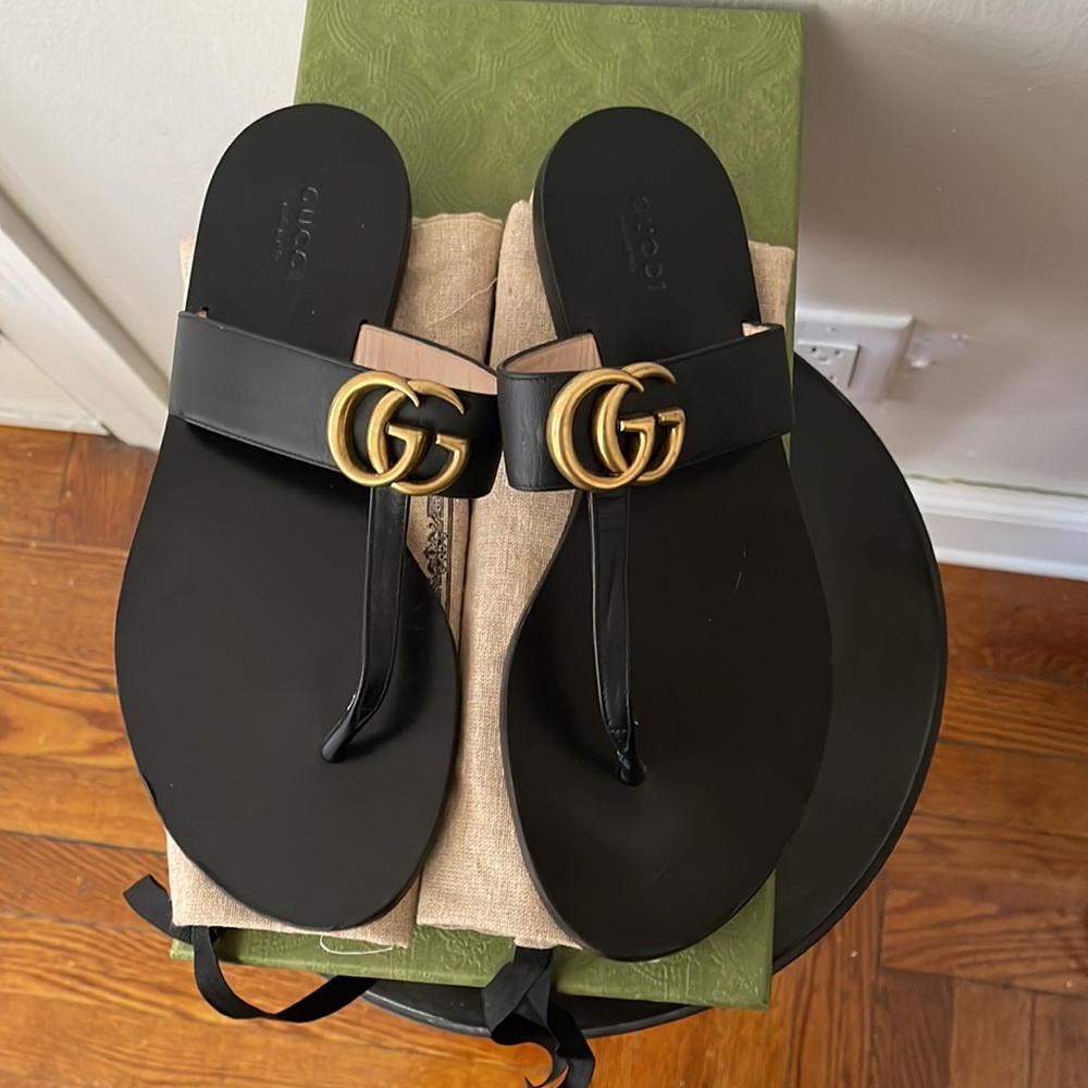 Authentic Gucci Leather Thong Sandal with Double G